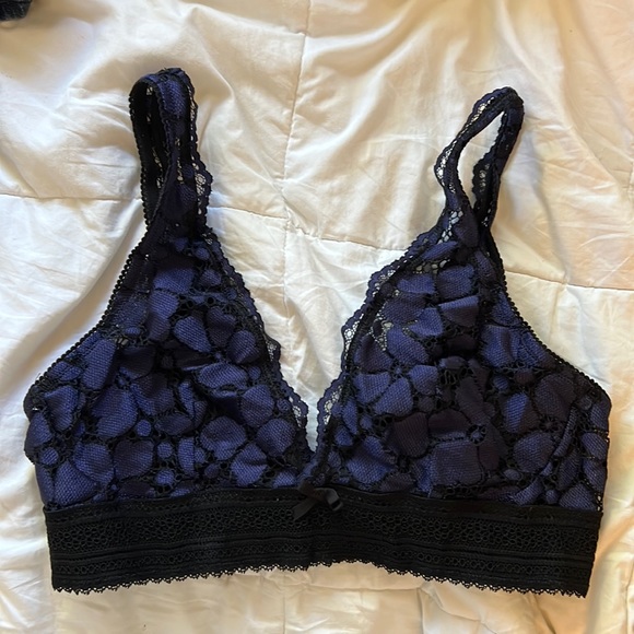 Lacey Bralette - Picture 1 of 3